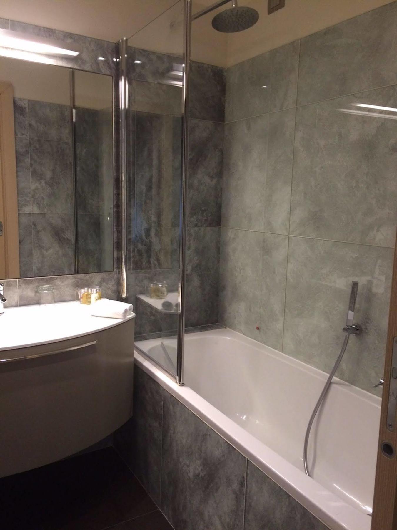 Augustana House And 2* Roma