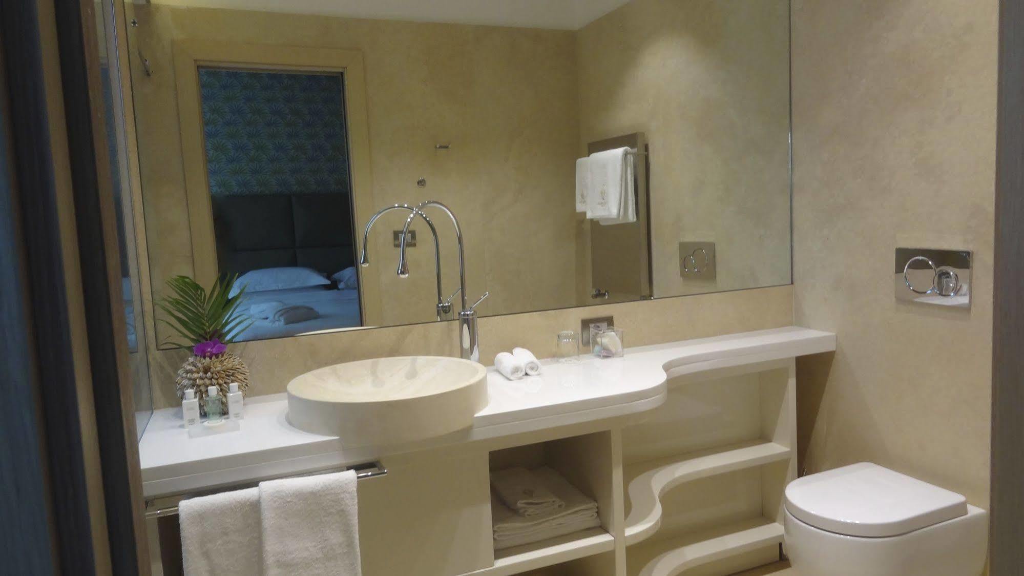Augustana House And 2*